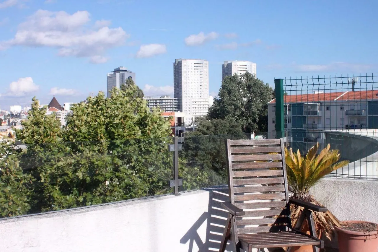 Daire Houze_City Center, 5 Rooms Flat W/ Sunny Terrace Lisboa